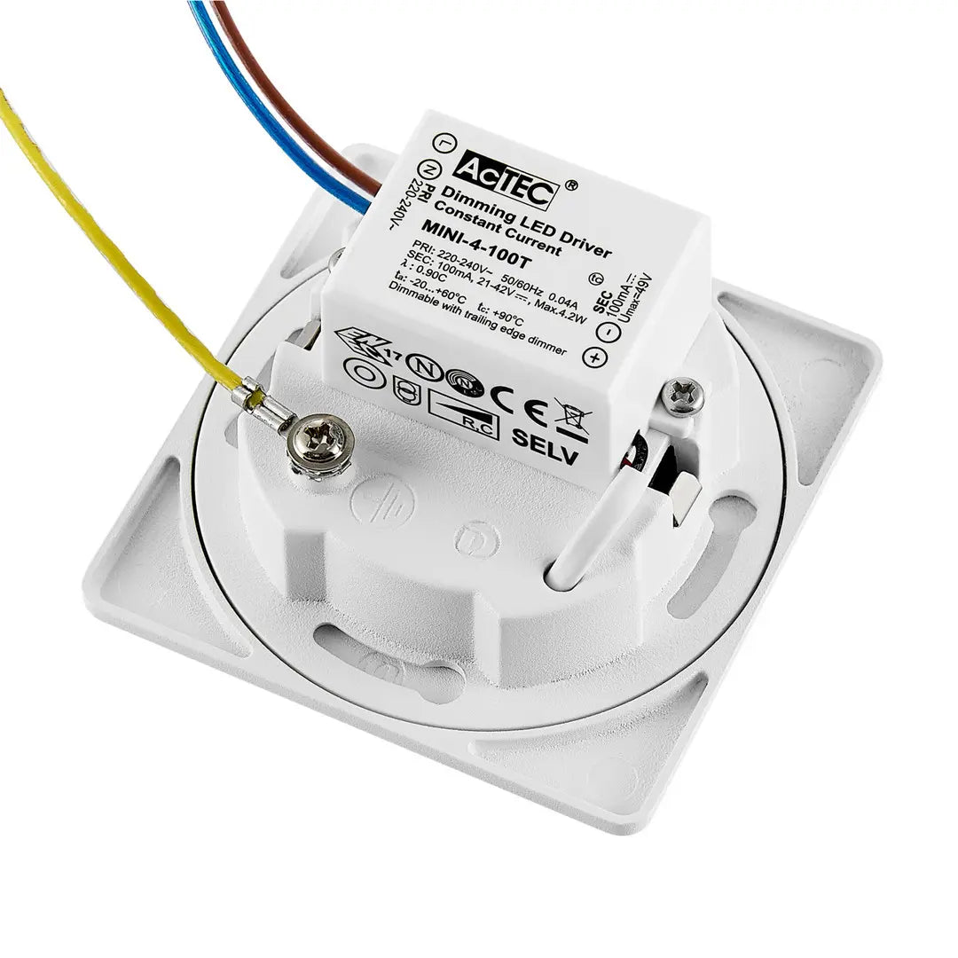 Vierkant wit Alwaid Pro kapje met de LED inbouwmodule erachter
